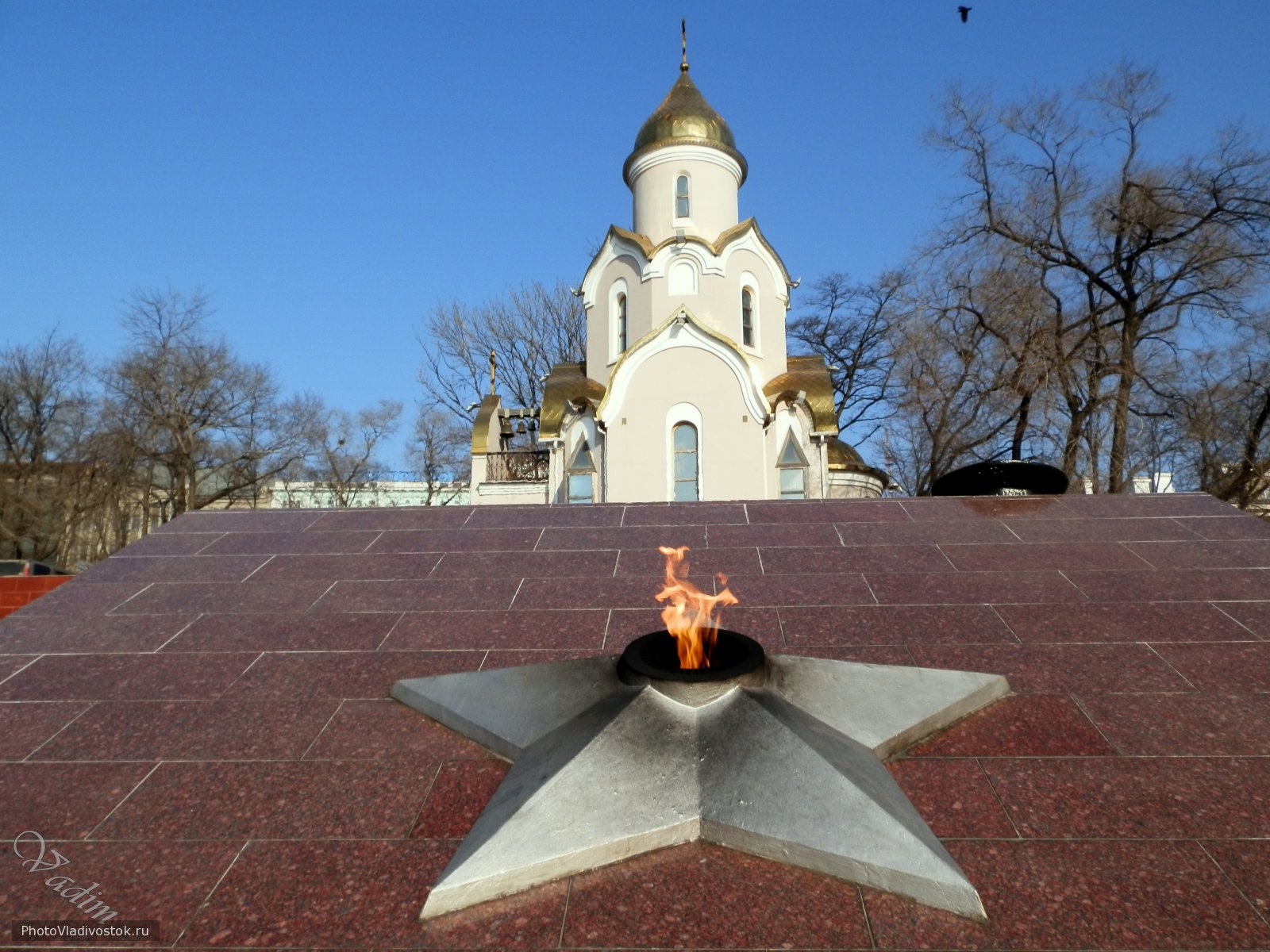 стелла на въезде во владивосток